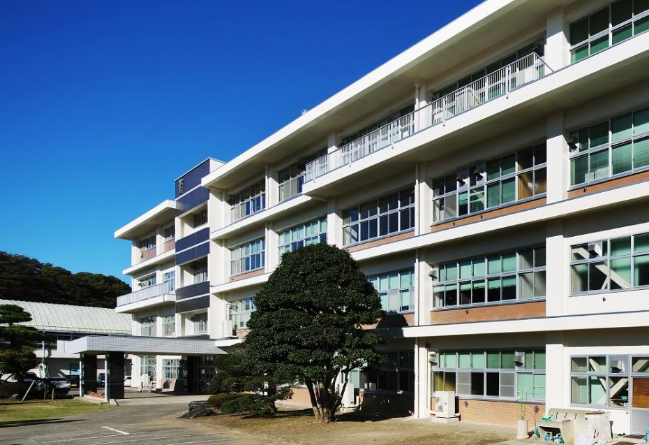 宇都宮商業高校管理棟内外部ほか改修工事